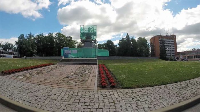 Макияж и бронзовые дамы любят