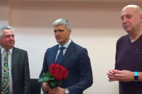 Классный подарок 4-й школе
