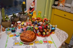 С надеждой встречаем Светлый праздник.