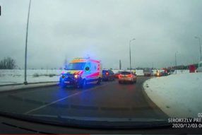 Дорожники поняли что пришла зима слишком поздно