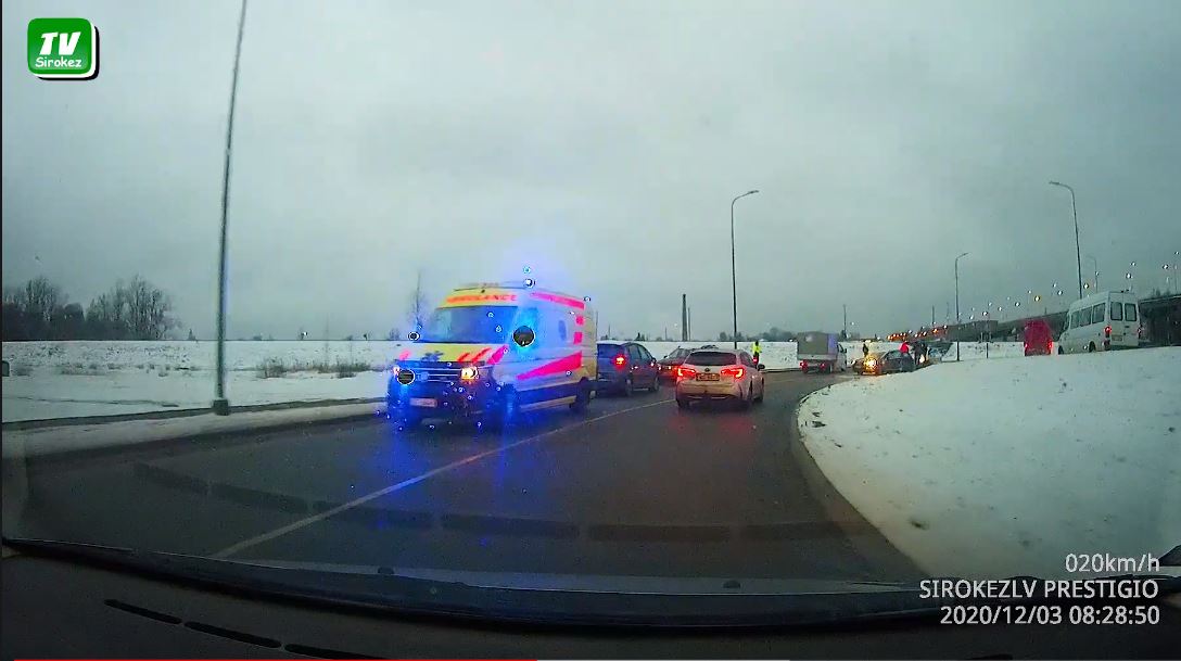 Дорожники поняли что пришла зима слишком поздно