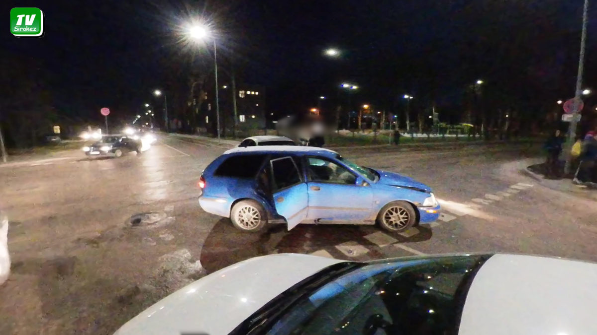 Ещё и гололёда нет,  но процесс идёт